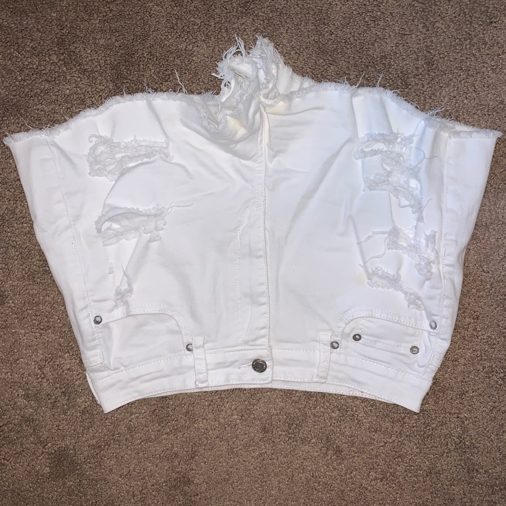 American Eagle white shorts